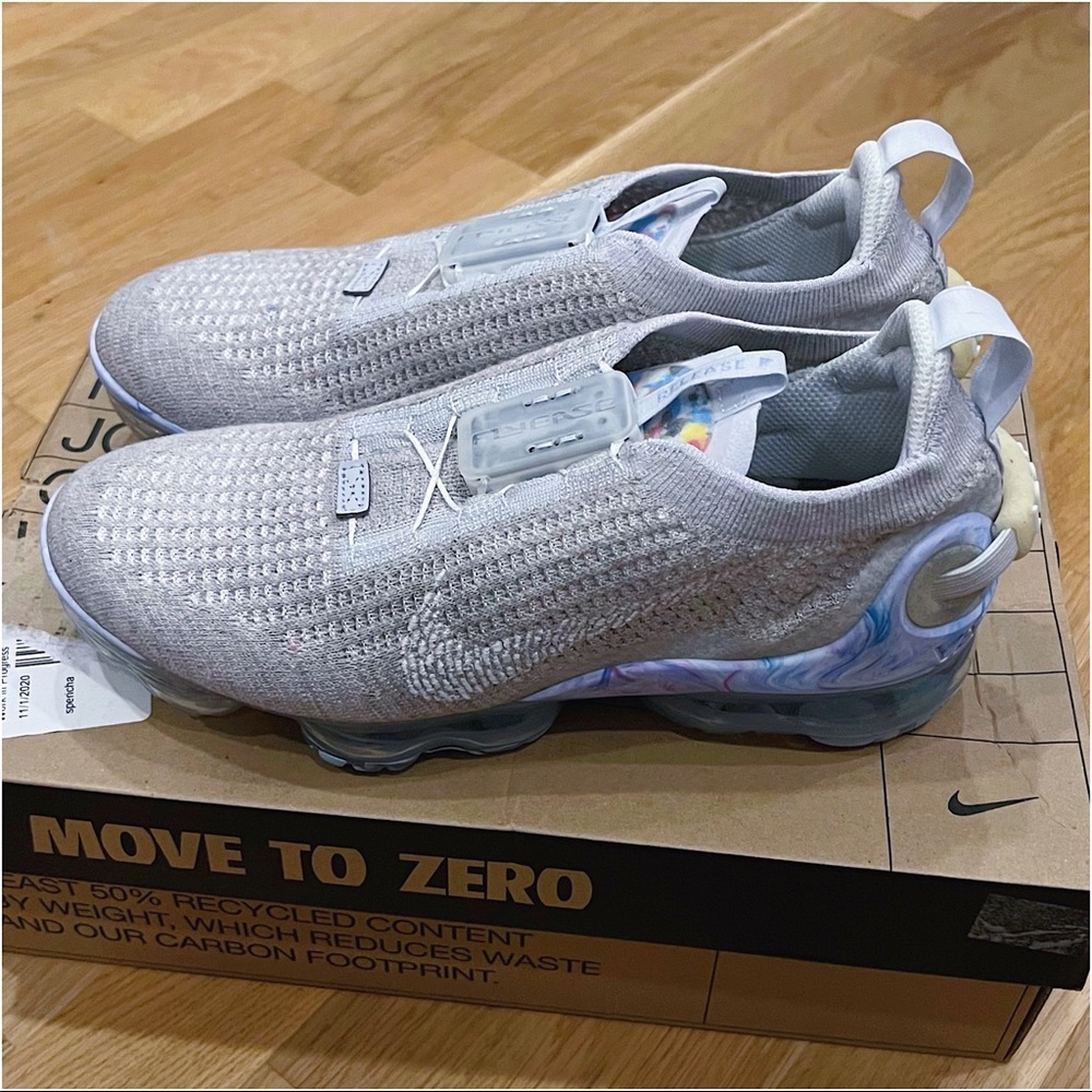 NIKE WHITE AIR VAPORMAX 2020 FLYKNIT SNEAKERS - BRAND NEW IN BOX - Picture 13 of 16